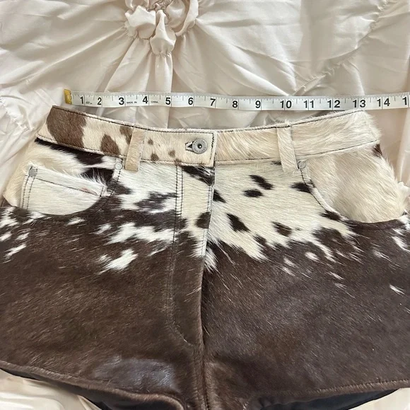 NWT Cowhide Pattern Women's Shorts - REAL LEATHER - Picture 4 of 7